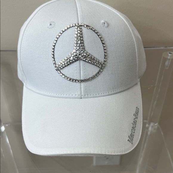 Mercedes-Benz White Cap with Silver Logo - Picture 1 of 9